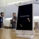 İphone 6S'ler kendi kendine kapanıyor mu?