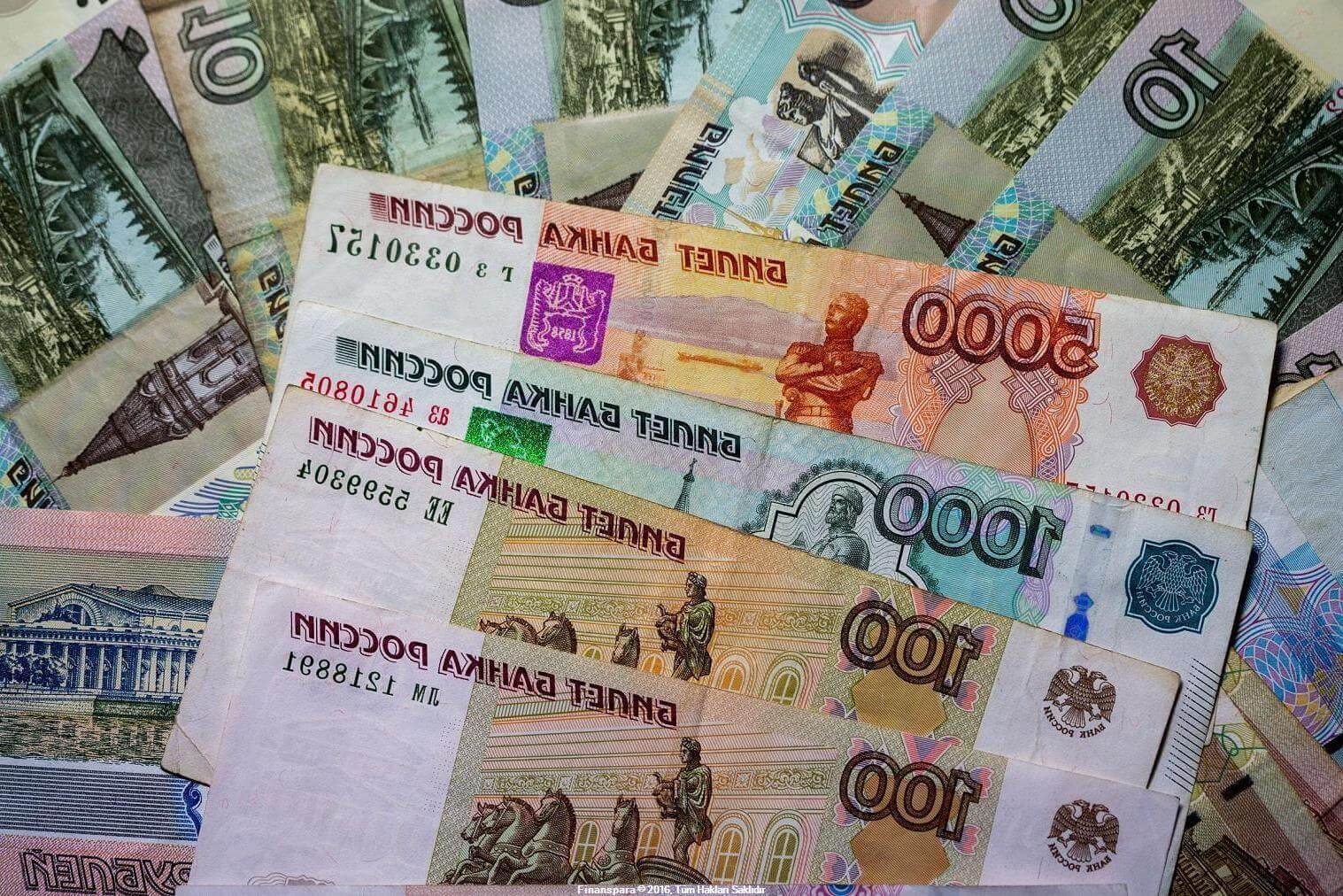Rus hackerlar ruble/dolar paritesini oynattı