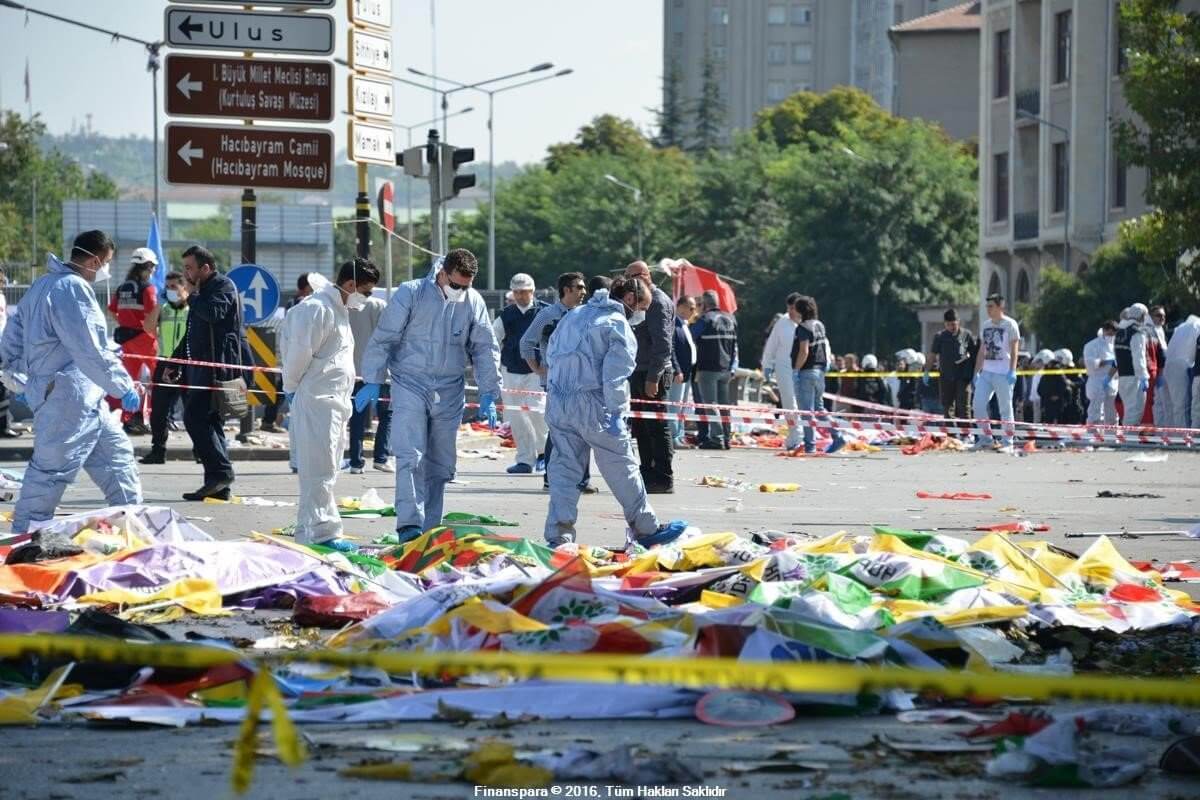 Hakkâri’de karakola bombalı saldırı: 10 şehit