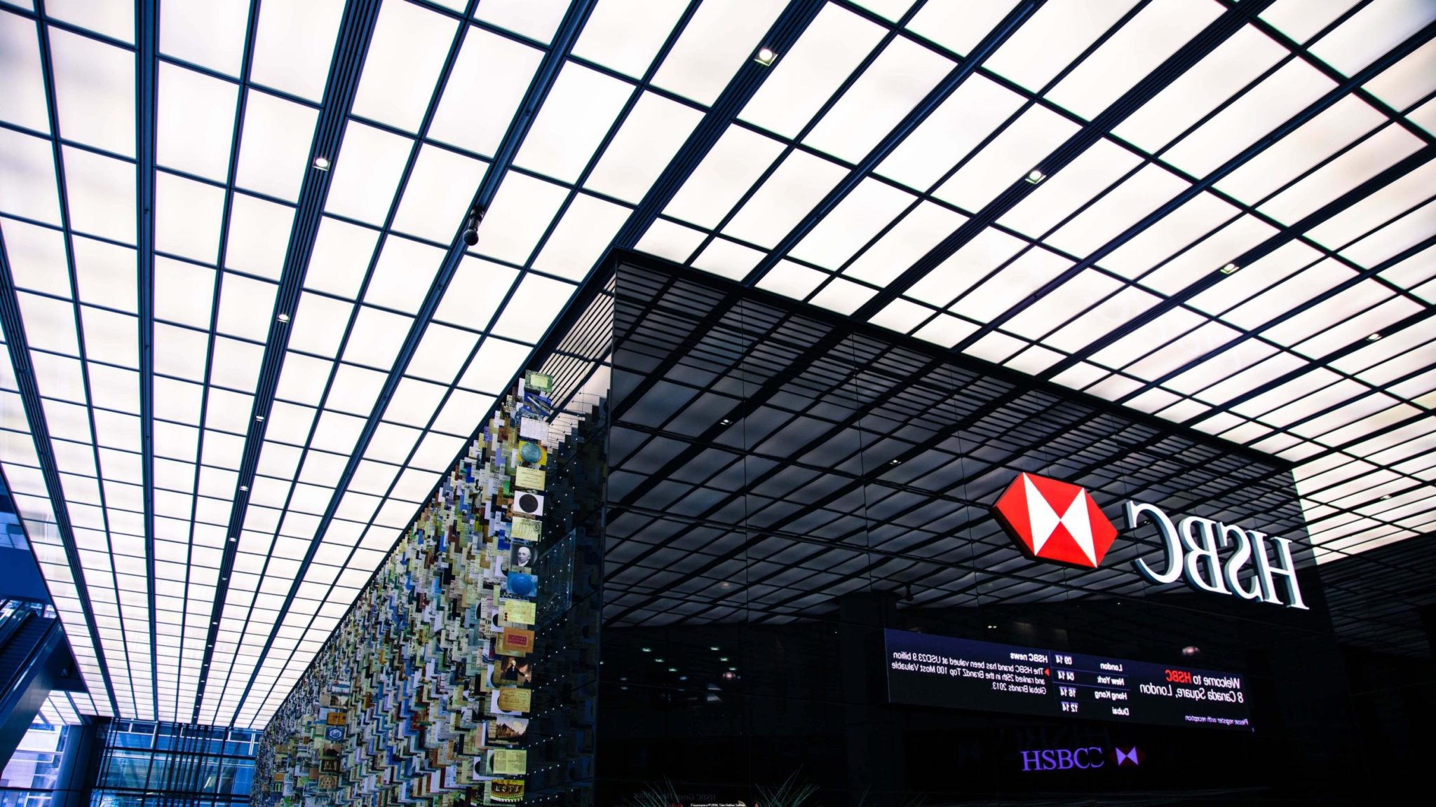 HSBC işe alımları donduruyor