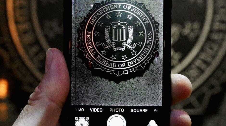 ‘FBI iPhone kameralarını ve mikrofonlarını kontrol edebilir’