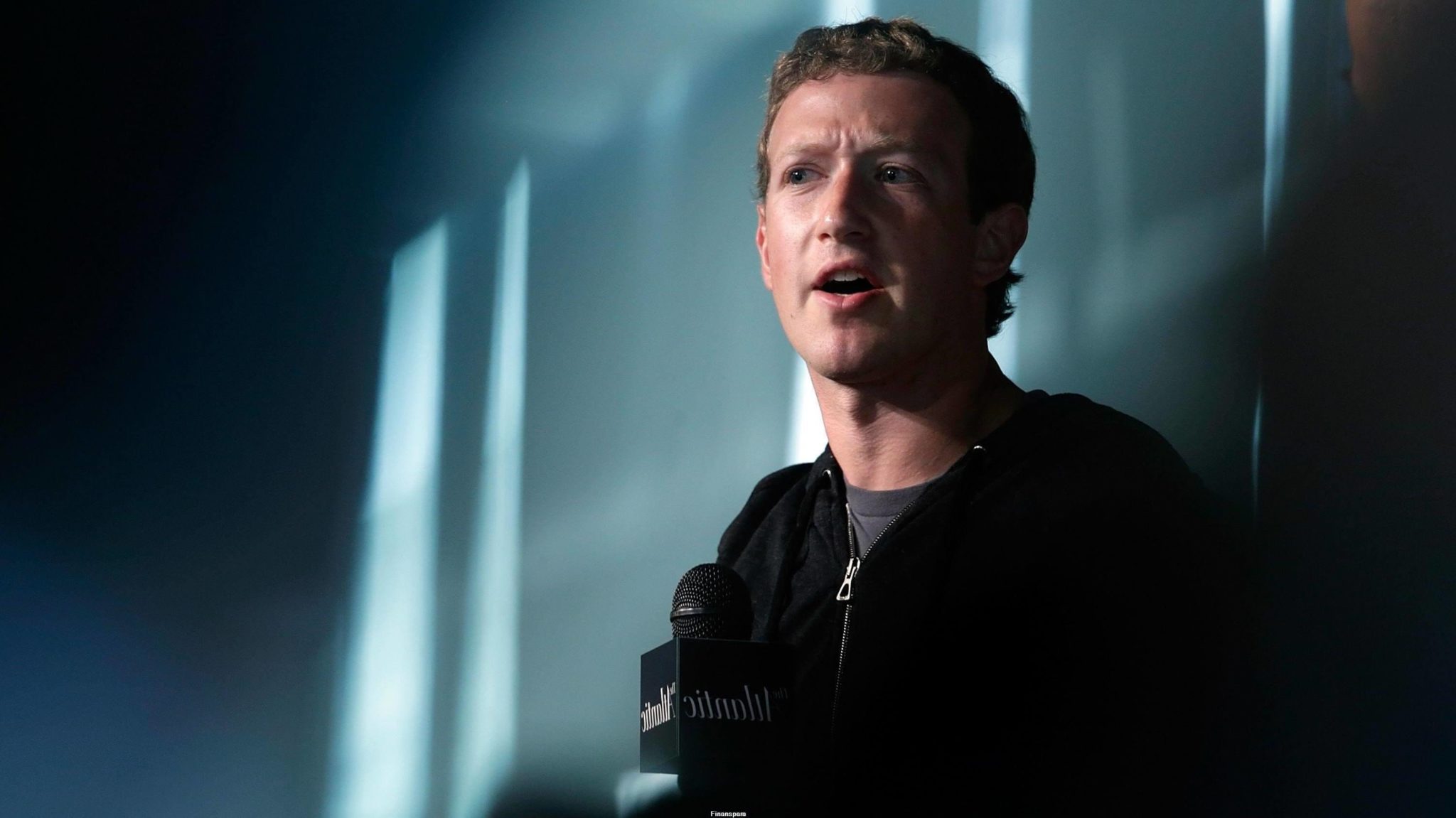 Zuckerberg’in sosyal medya hesapları çalındı