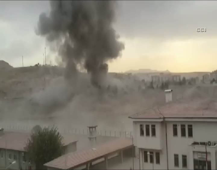 Cizre’de polise bombalı saldırı 8 ölü 45 yaralı