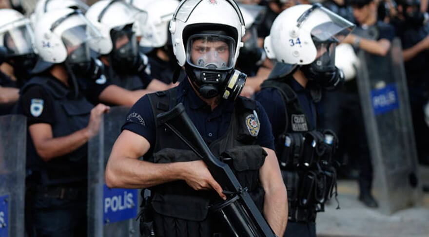125 Polis gözaltına alındı şafak operasyonu