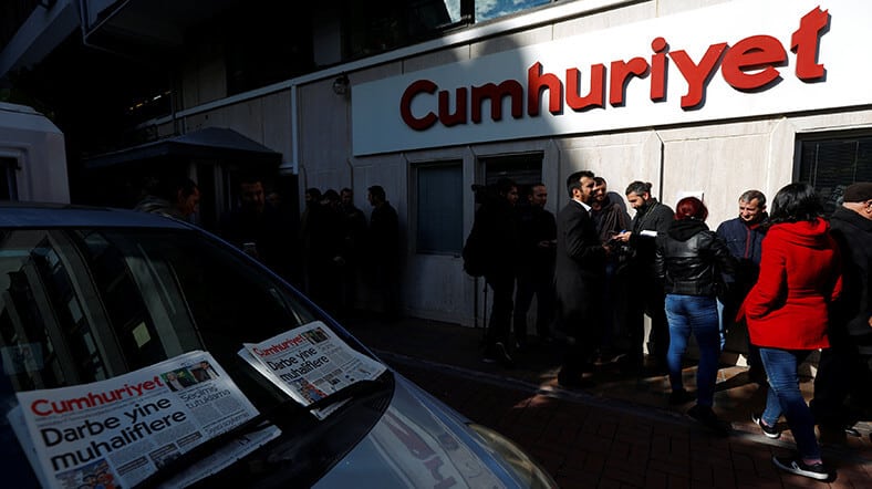 Cumhuriyet’te 9 kişiye tutuklama kararı