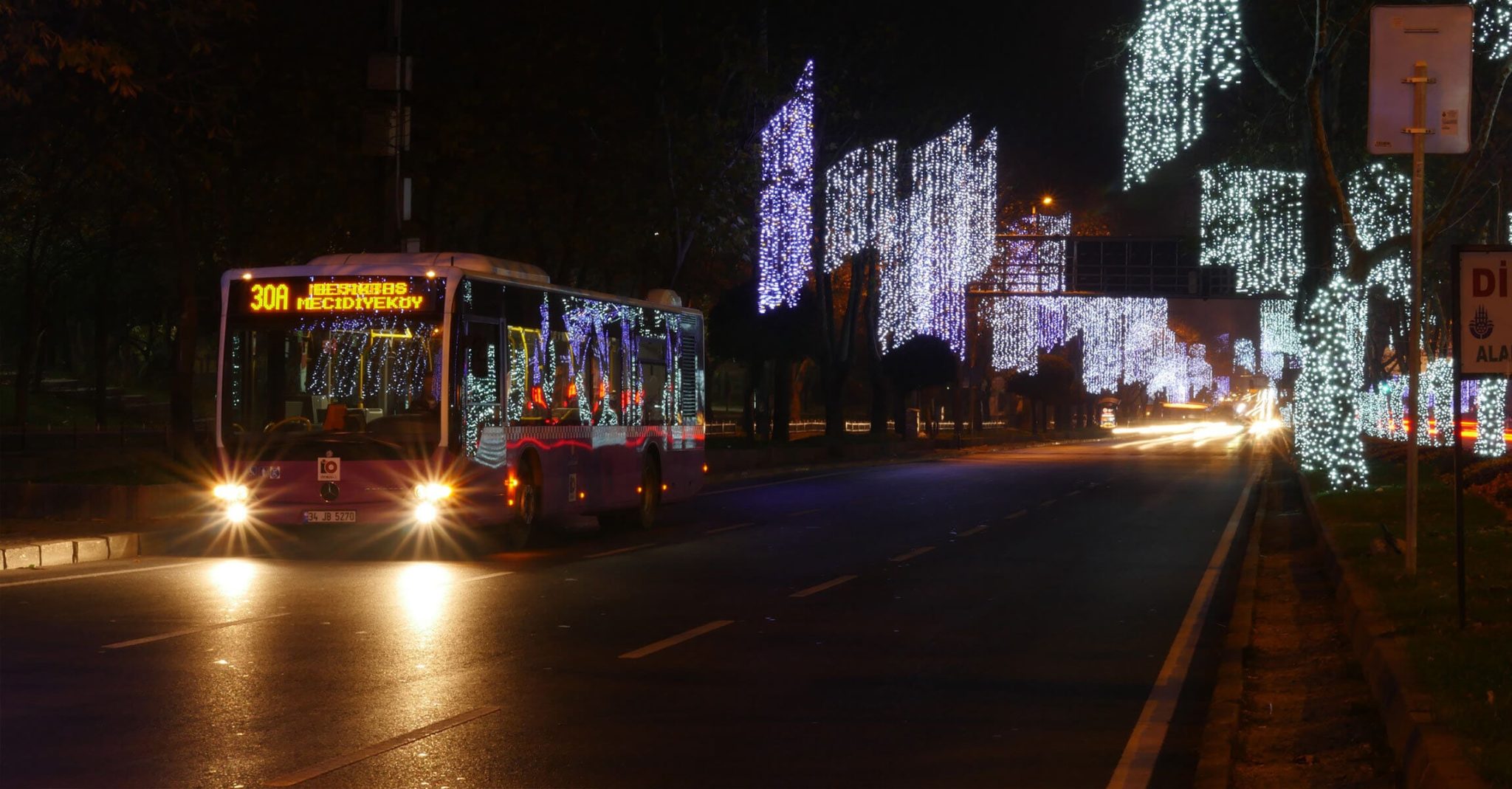 İETT Otobüslerinde Kadın Yolculara Gece Jesti