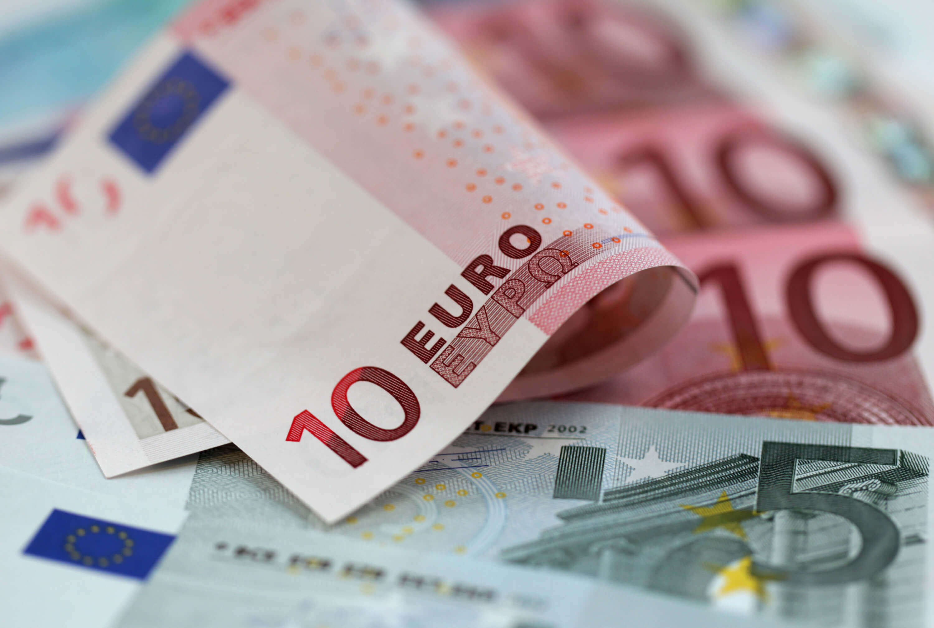 Euro düşer mi?